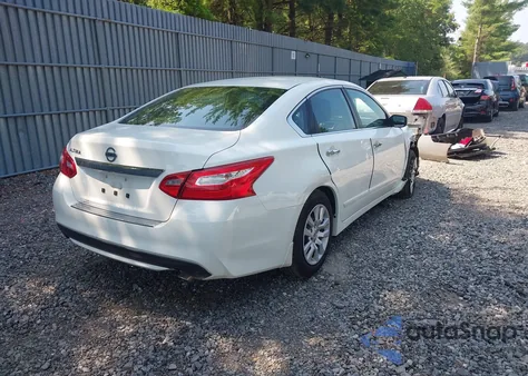 2017 Nissan Altima 2.5/S/Sv/Sl/Sr z USA, uszkodzony, nr VIN 1N4AL3AP2HC127809